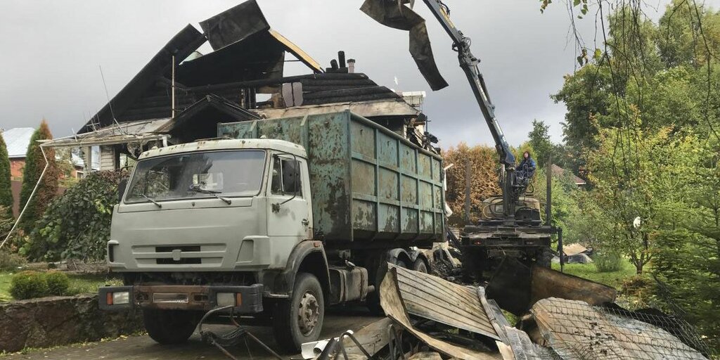Вывоз мусора после пожара с утилизацией в Железнодорожном в октябре