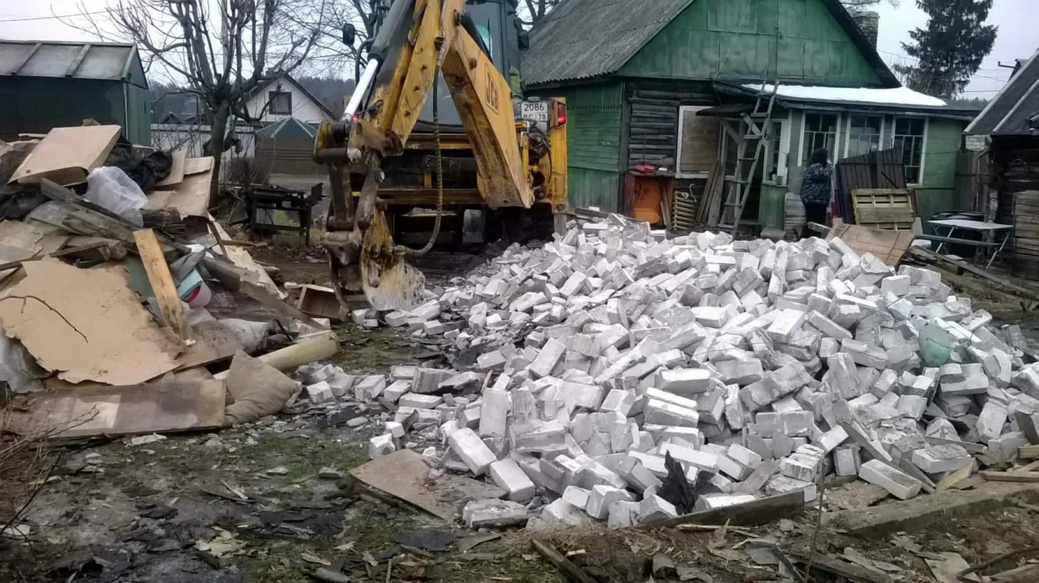 Вывоз мусора после сноса здания в Железнодорожном от ПроМусор – цена от 5127 руб., утилизация и уборка стройотходов