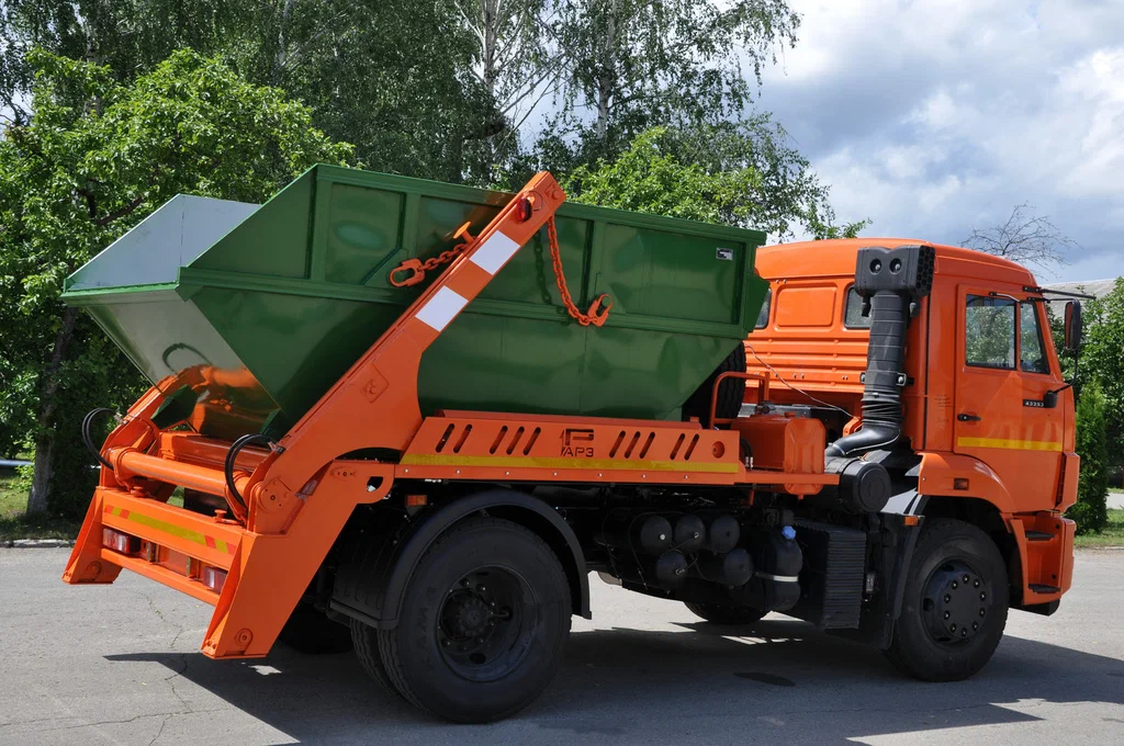 Заказ бункеровоза для вывоза мусора и отходов в Железнодорожном в октябре