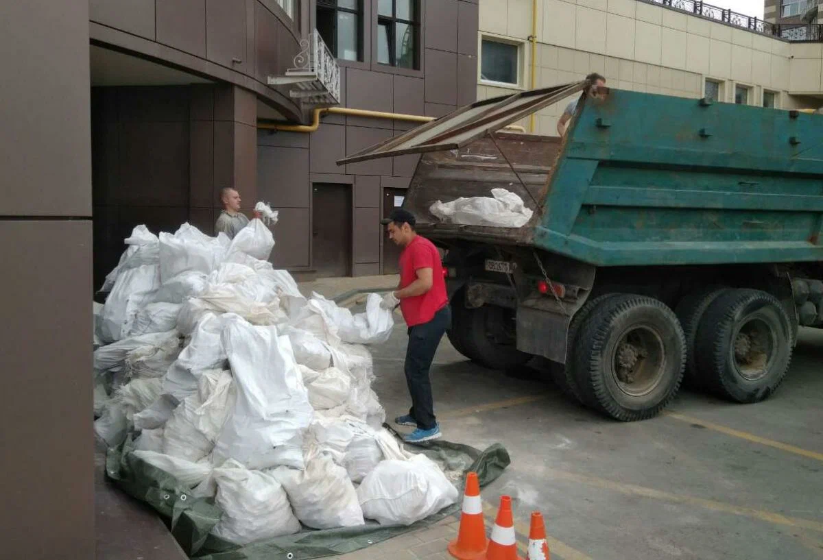 Вывоз мусора из подвала в Железнодорожном от ПроМусор – уборка, разбор завалов и очистка, цены от 2461 руб