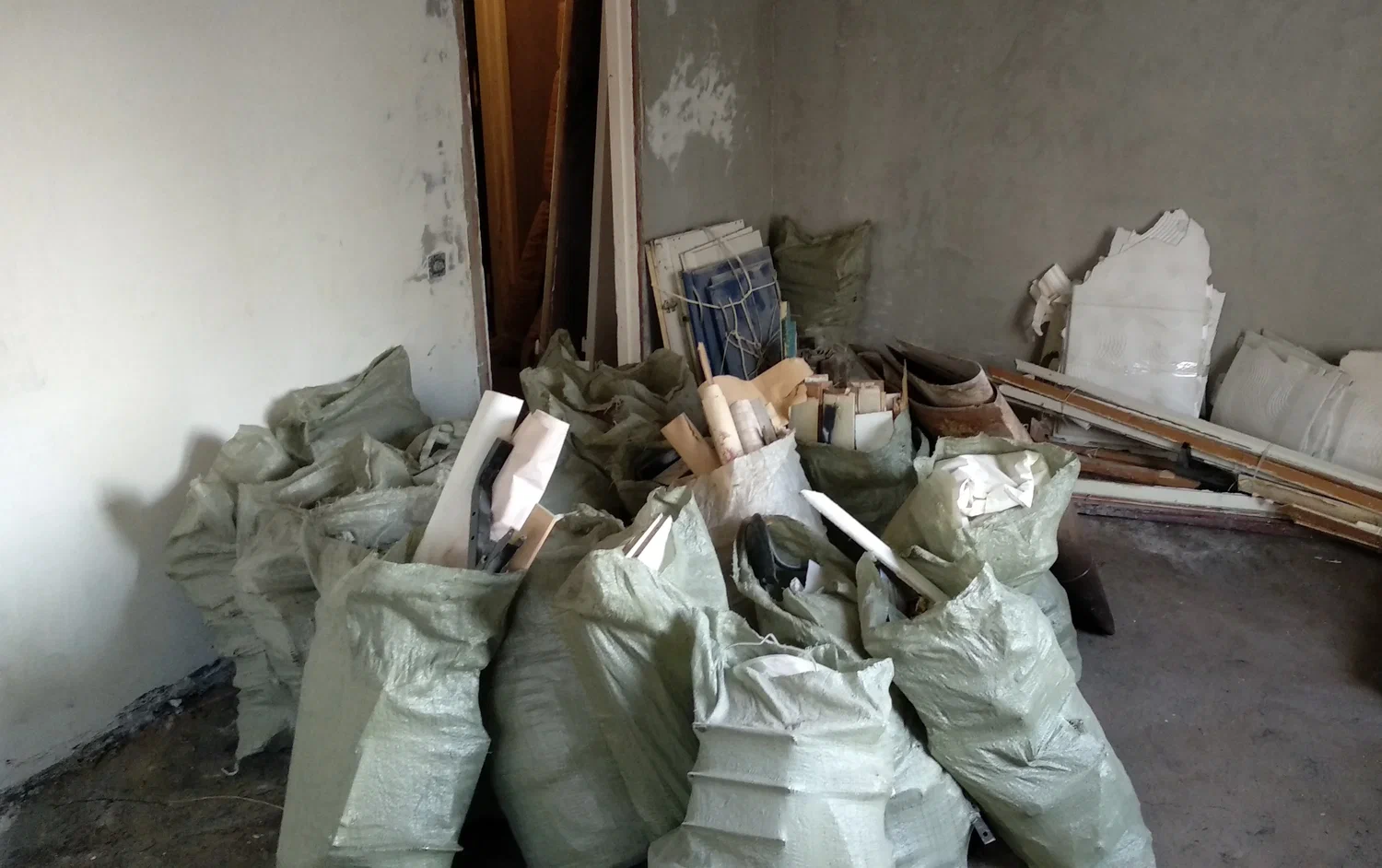Уборка строительного мусора с вывозом и утилизацией в Железнодорожном в октябре